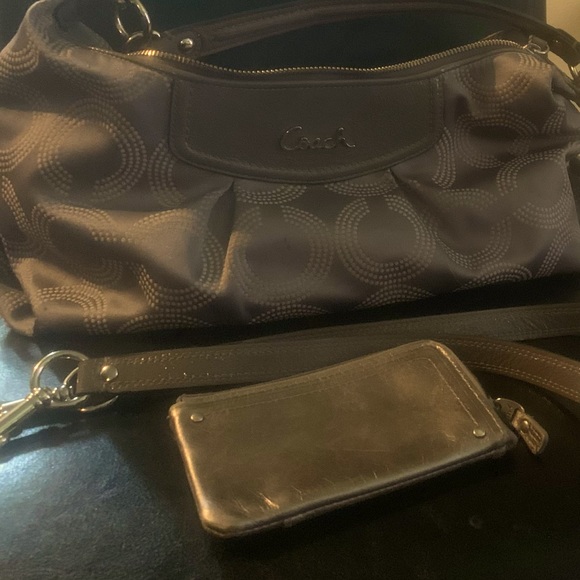 Coach Ashley Signature Purse, comes with extra strap and coin purse. - Picture 3 of 4